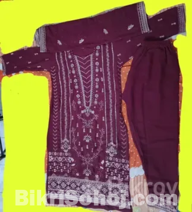 ব্র্যান্ড নিউ পাকিস্তানি থ্রি পিস স্যুট - সাইজ ৪৬।